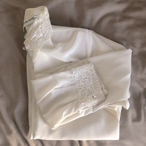 JH Collectibles Blouse with Lace Collar